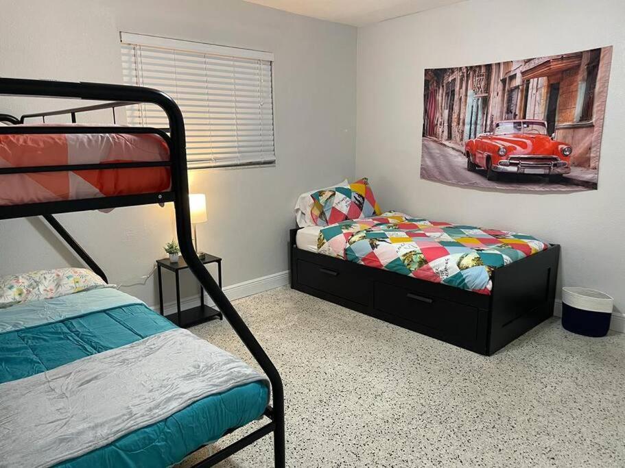 Sleeps 8, Havana Nights In Miami Lägenhet Exteriör bild