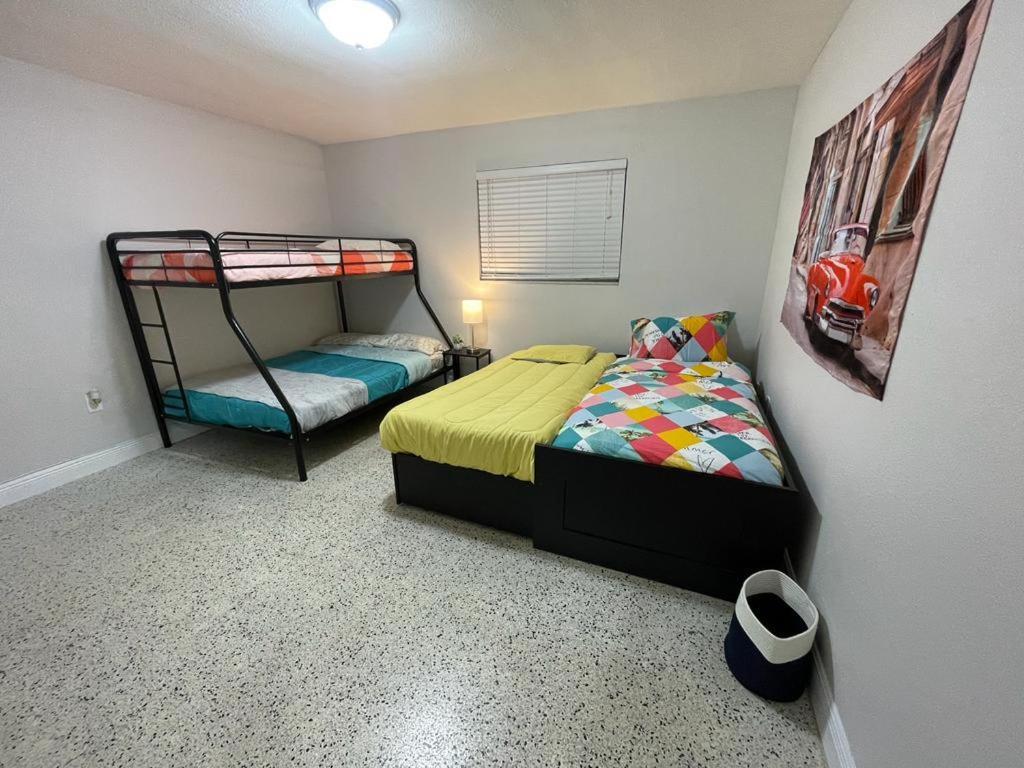 Sleeps 8, Havana Nights In Miami Lägenhet Exteriör bild