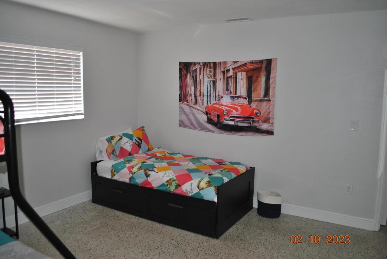 Sleeps 8, Havana Nights In Miami Lägenhet Exteriör bild